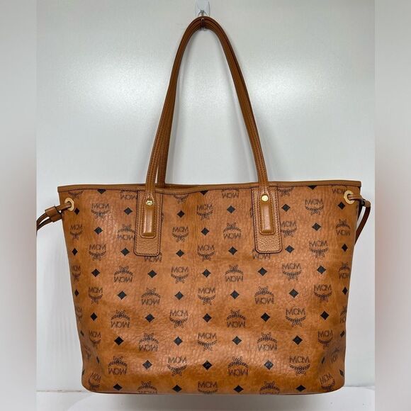 MCM Reversible Liz Shopper in Visetos - Picture 2 of 9